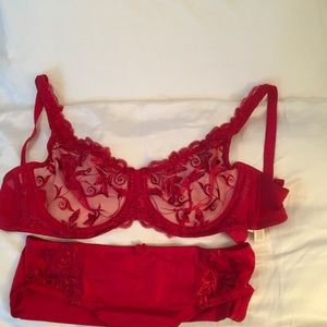 Matching Lace/Satin Soma bra and panty set